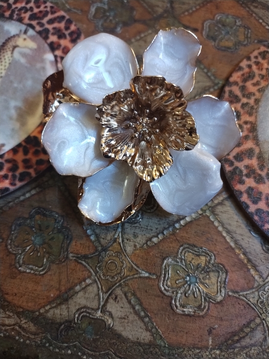 Jewelry - Huge Gold & White Flower Ring- Statement Piece
